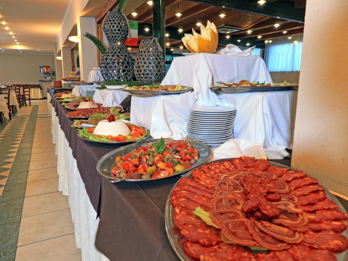 Amareclub Club Casarossa Hotel Crotone Buitenkant foto