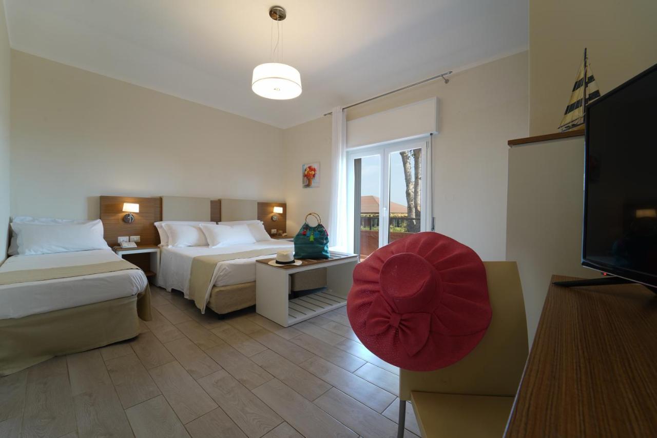 Amareclub Club Casarossa Hotel Crotone Buitenkant foto