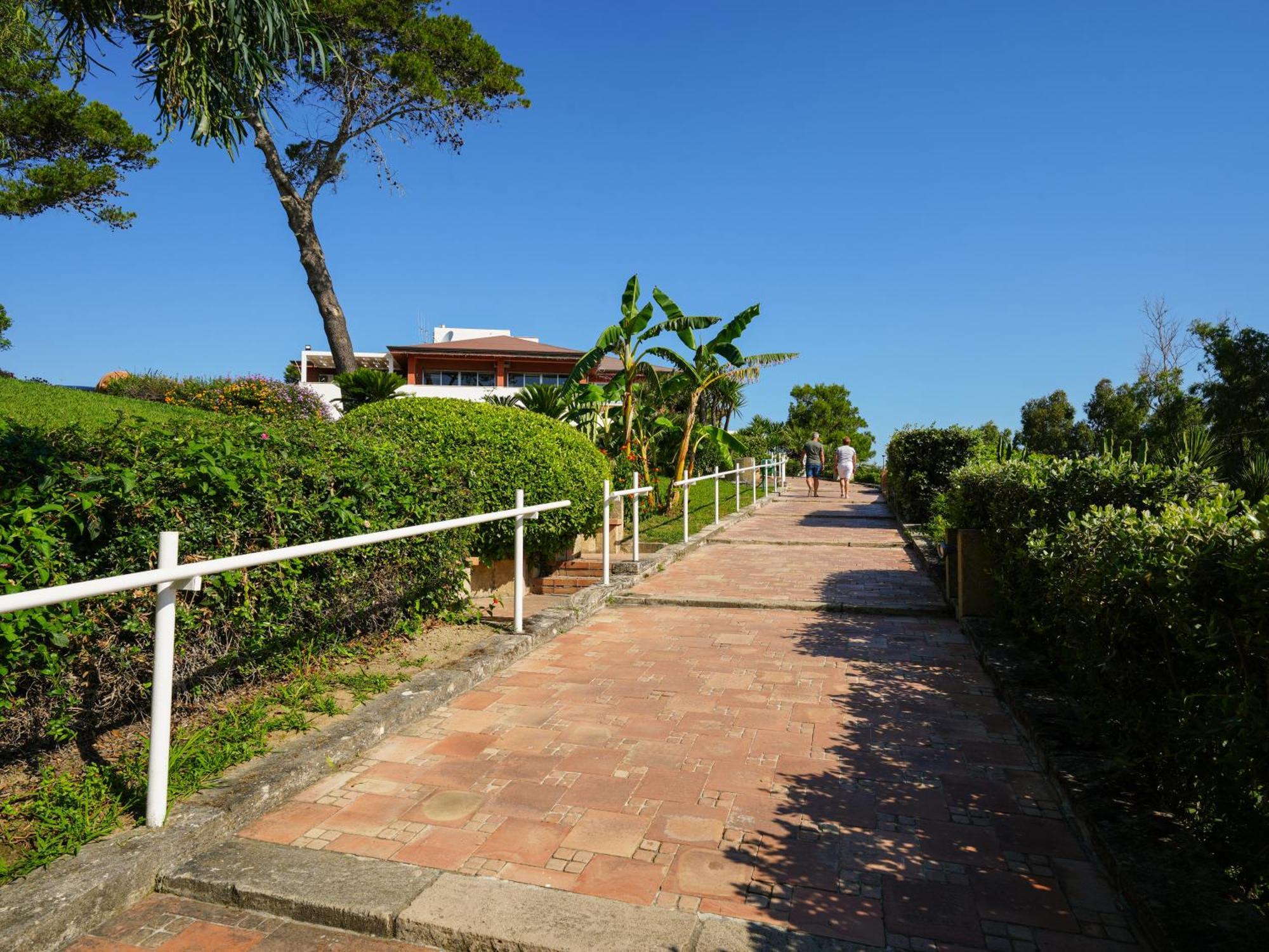 Amareclub Club Casarossa Hotel Crotone Buitenkant foto