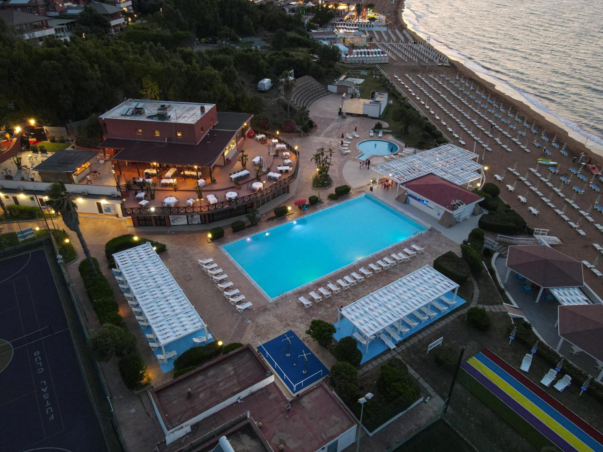Amareclub Club Casarossa Hotel Crotone Buitenkant foto